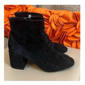 ❣️Steven by Steve Madden Shooter Kiltie Black Suede
Booties❣️